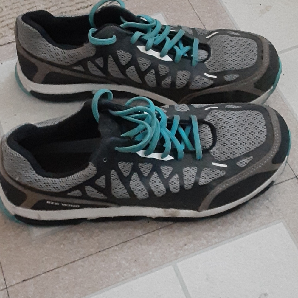 Steel toed shoes